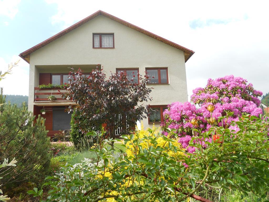 Homestay Machom Oscadnica Exterior photo